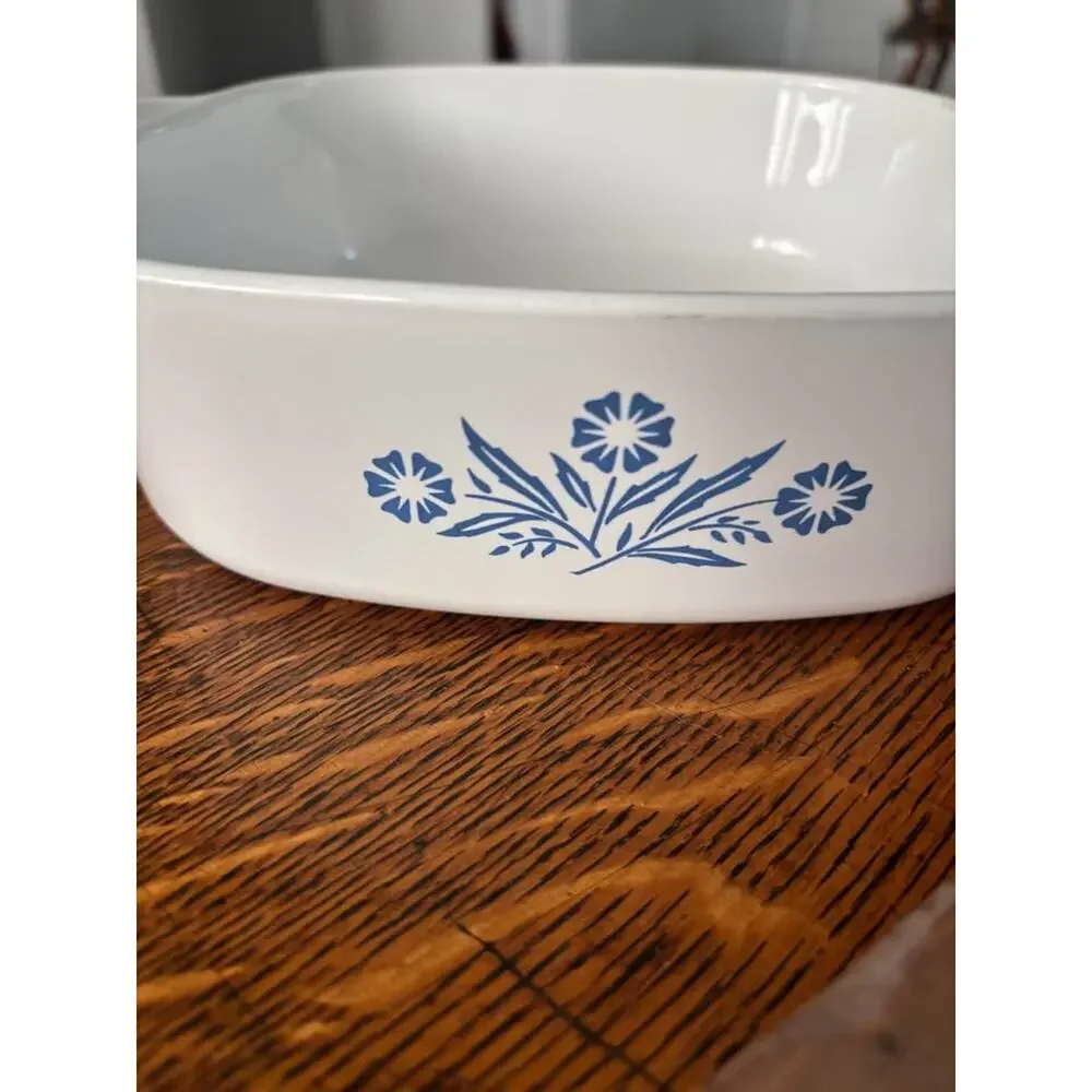 Vintage Retro Mid-Century Grandmacore Corningware Blue Cornflower Casserole Dish
